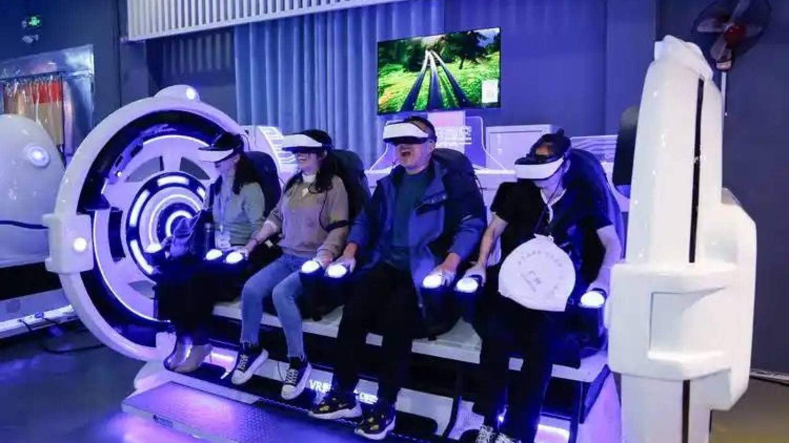 jinnianhui金年会 VR体验馆主视觉